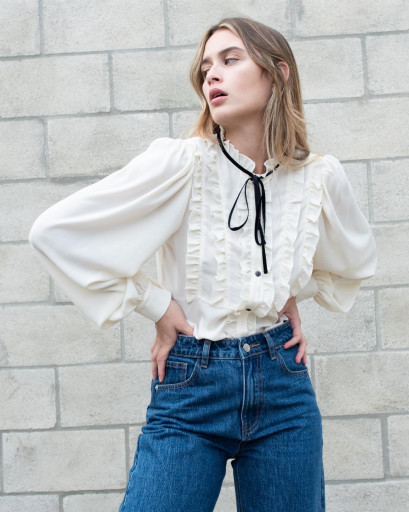 Camisa Bege com Laço